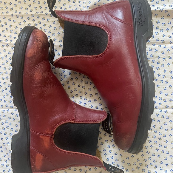 Burgundy Blundstones - Picture 2 of 3